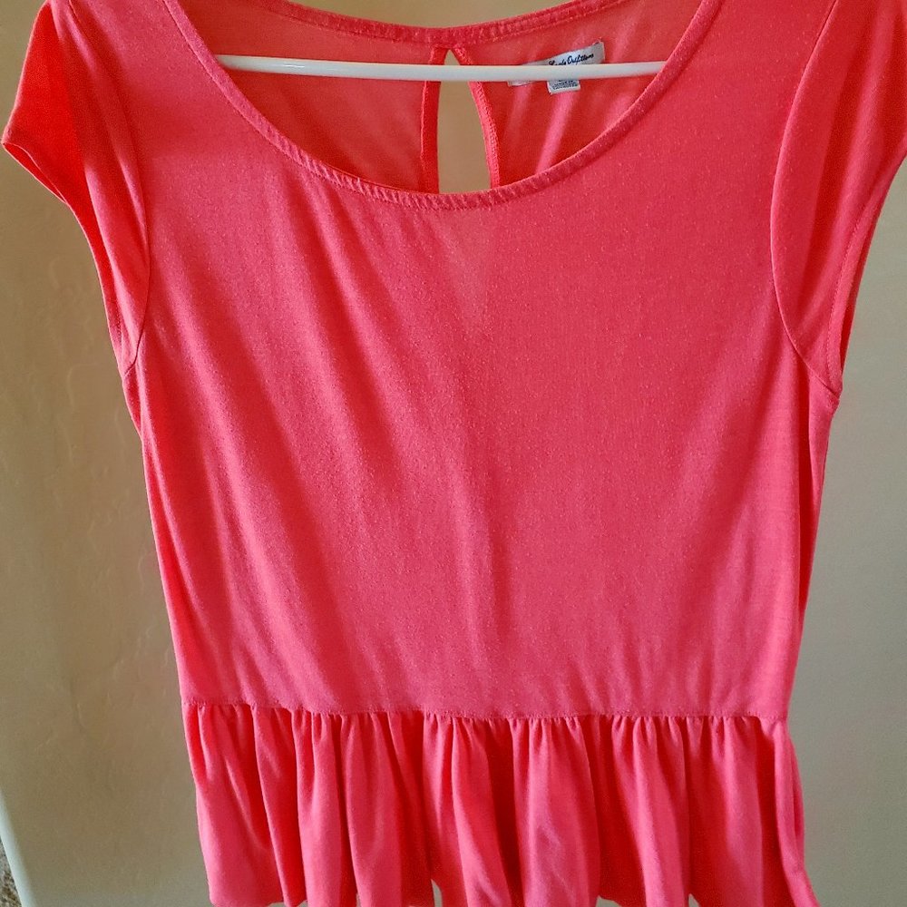 American Eagle Outfitters Pink Short Sleeve Ruffle Bottom Keyhole Back Shirt